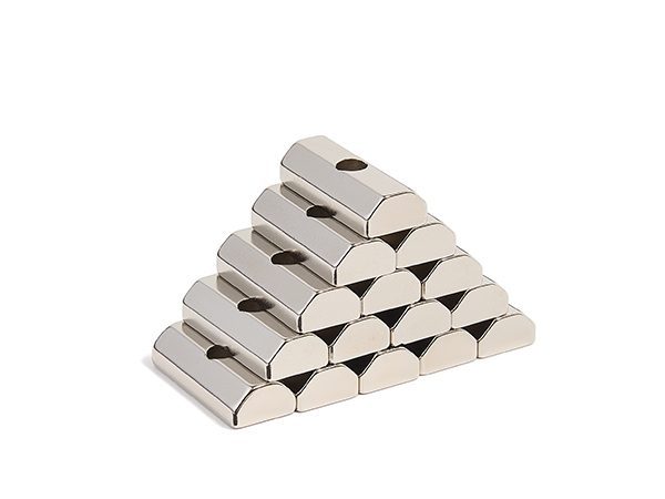38UH magnet