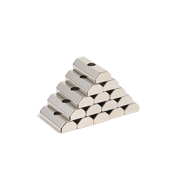 38UH magnet